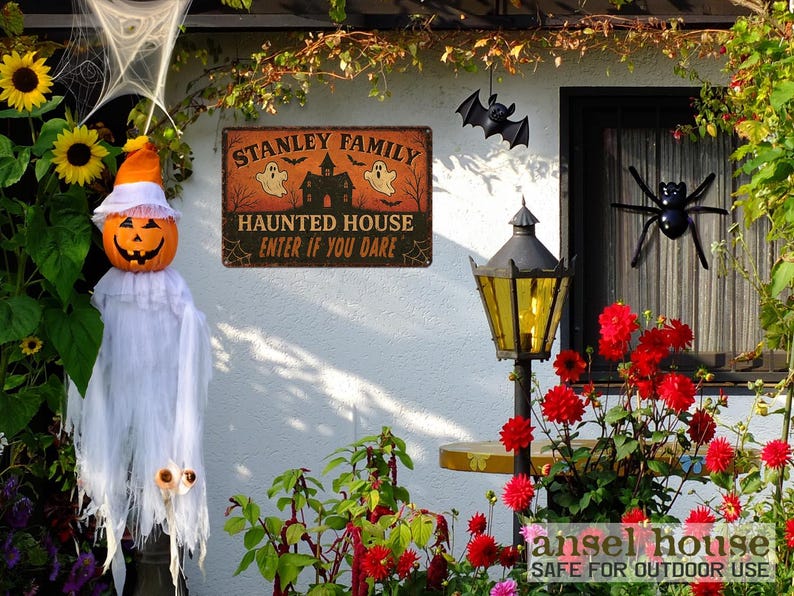 Custom Halloween Haunted House Metal Sign – Personalized Rustic Spooky Decor, Primitive Halloween Porch & Front Door Plaque